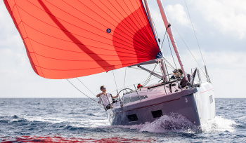 OCEANIS 34.1 QUILLE RELEVABLE - 2024 LUNA