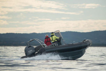 BOMBARD 700 EXPLORER BLACK SEAL