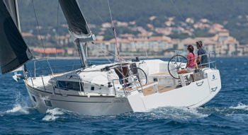 OCEANIS 38.1  DERIVEUR LESTE- 2022 TAOMINO